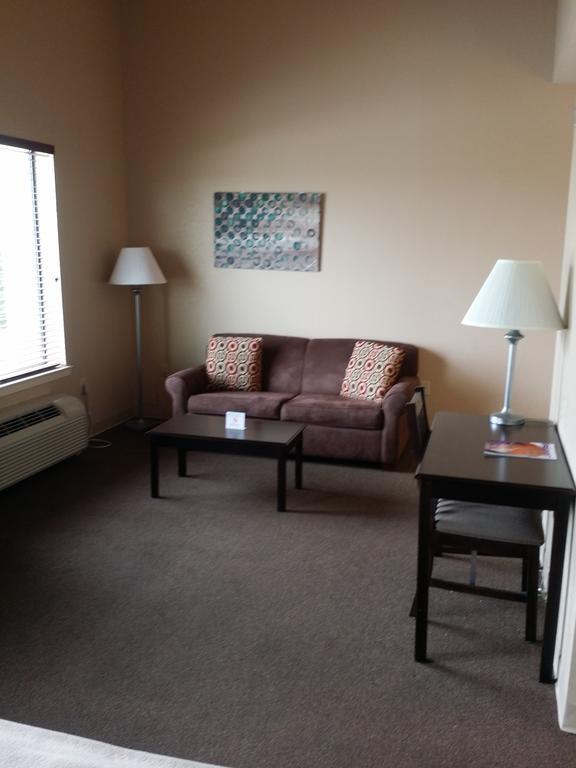 Ambassador Inn & Suites Baldwin Екстериор снимка