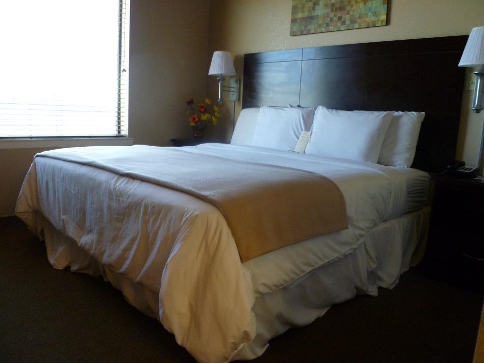 Ambassador Inn & Suites Baldwin Екстериор снимка
