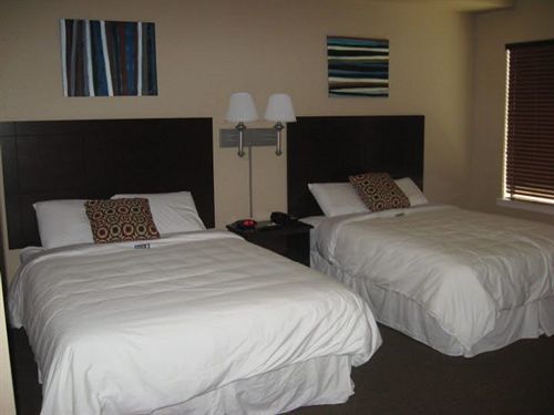 Ambassador Inn & Suites Baldwin Екстериор снимка