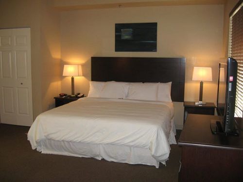 Ambassador Inn & Suites Baldwin Екстериор снимка