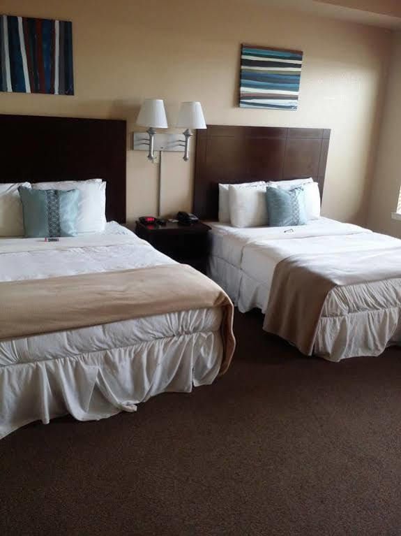 Ambassador Inn & Suites Baldwin Екстериор снимка